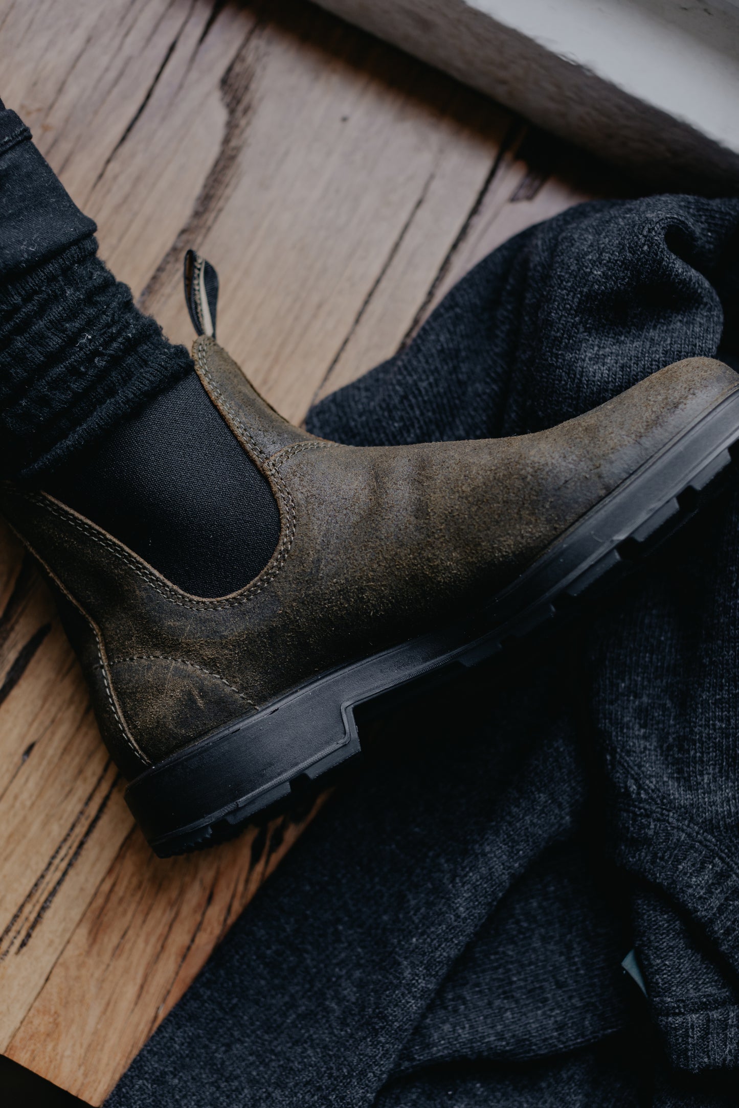 Blundstone Original Series 1615, Dark Olive Waxed Suede (Unisex)